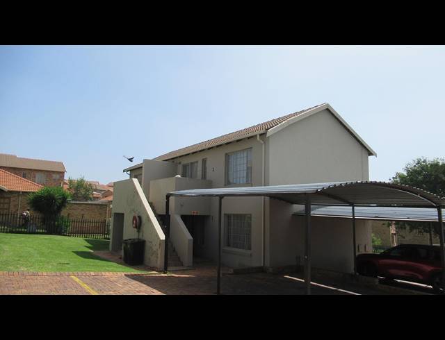 2 BEDROOM TOWNHOUSE FOR SALE IN ELANDSPARK